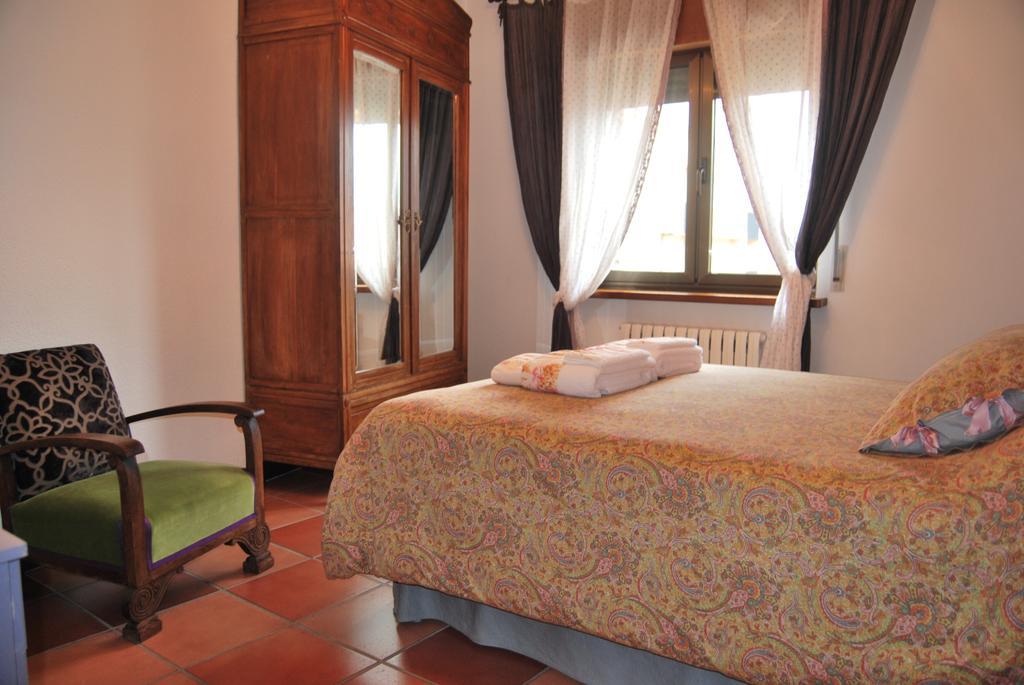 Casa Rural La Cuadraa Linares de Riofrío Екстериор снимка