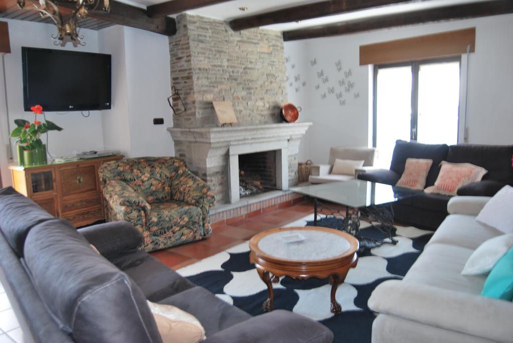 Casa Rural La Cuadraa Linares de Riofrío Екстериор снимка