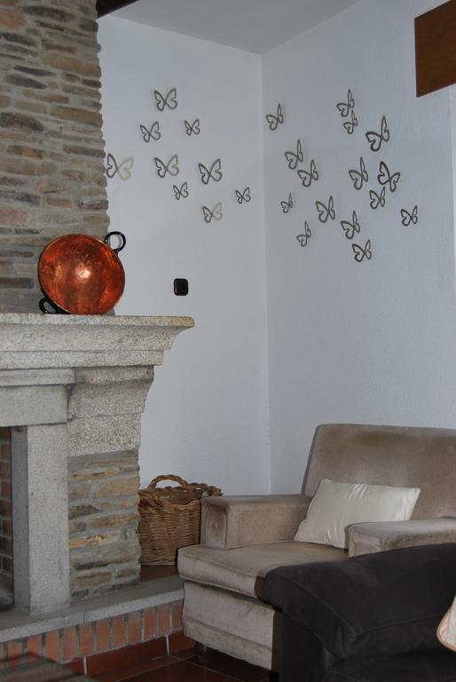 Casa Rural La Cuadraa Linares de Riofrío Екстериор снимка
