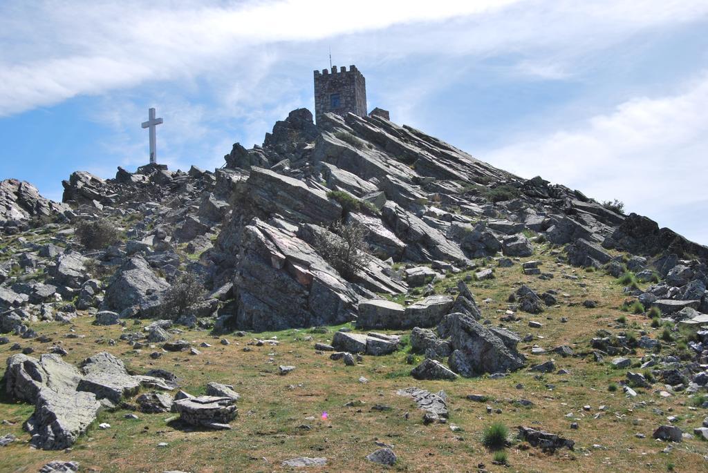 Casa Rural La Cuadraa Linares de Riofrío Екстериор снимка